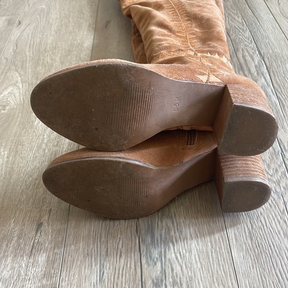 Coconuts by Matisse over the knee suede boots Moon - Picture 6 of 10